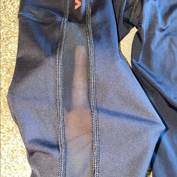 Virus 3/4 Leggings - Picture 4 of 6